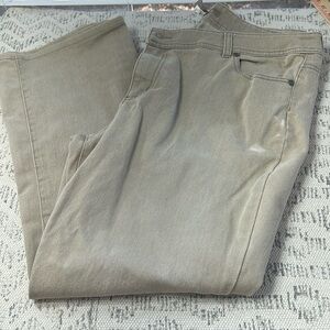 Chico's Tan Boot Cut Short Jean Sz 3